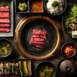 Top |焼肉の牛太米田店 焼肉の牛太米田店焼き肉セットと副菜の俯瞰構図